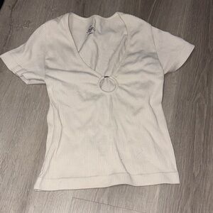 Rue21 White Ribbed V-Neck Top with Front Ring